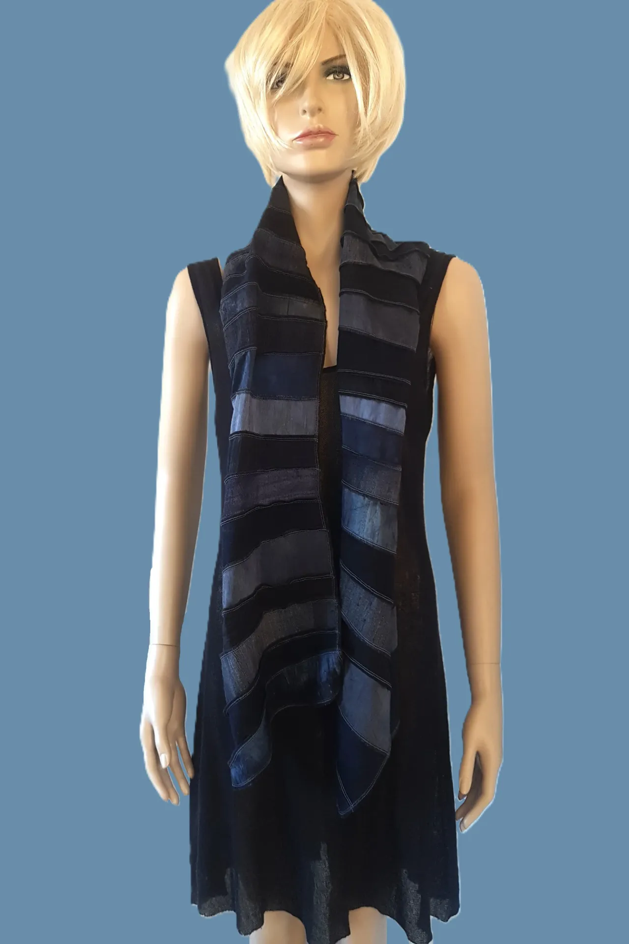 Grijs-zwarte zijden sjaal