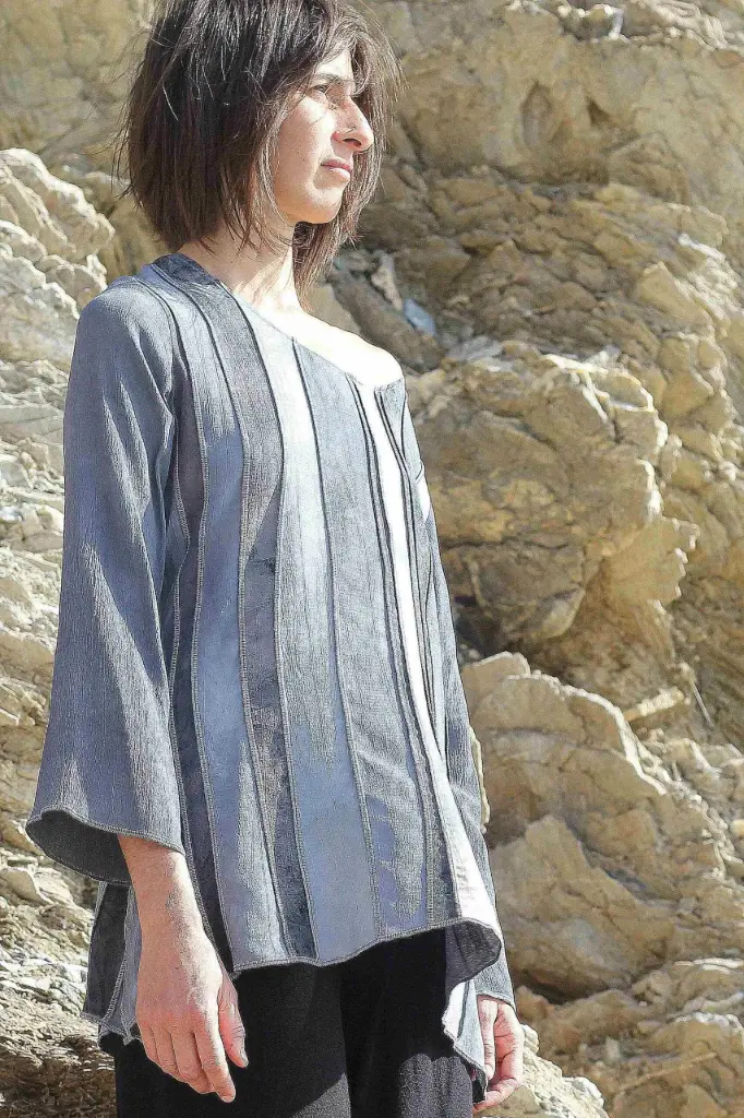 Viscose blouse, handgeverfd, diverse tinten grijs (S, mosgroen tinten)