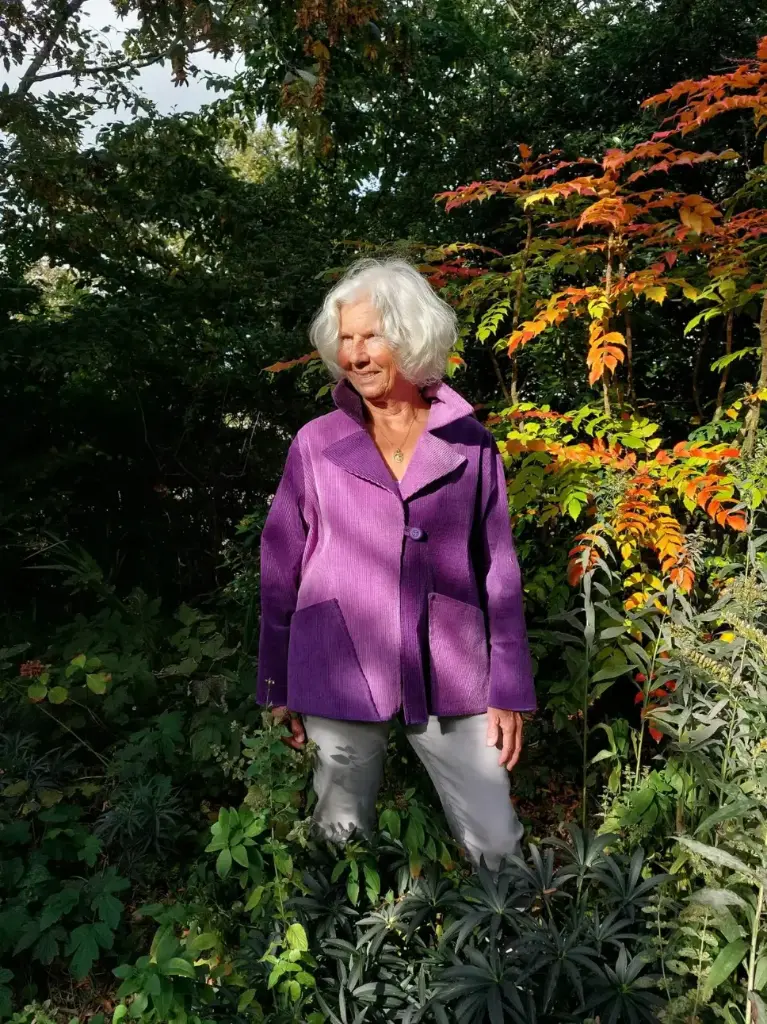 Mooi paars-lila jasje van ribfluweel