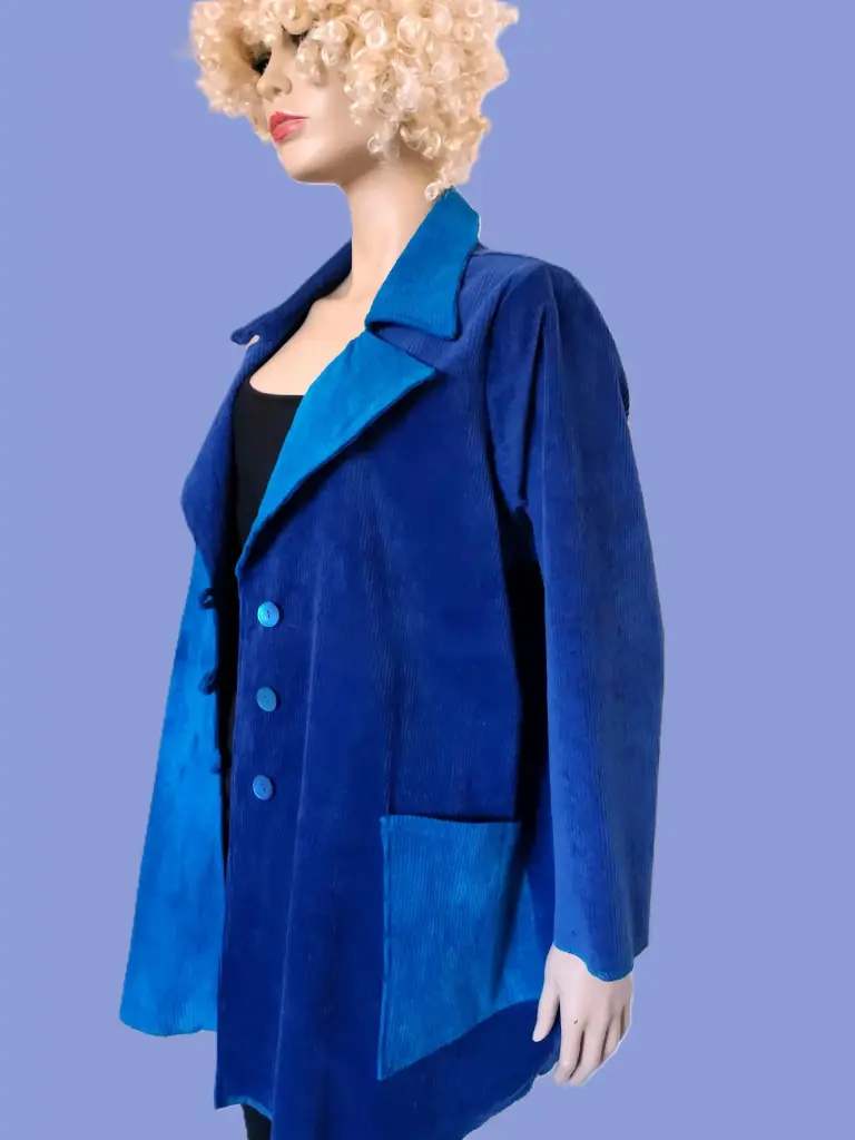 Lang ribfluwelen jasje met grote kraag, turquoise-kobalt en lavendel-kobalt (S, turquoise-kobalt blauw)