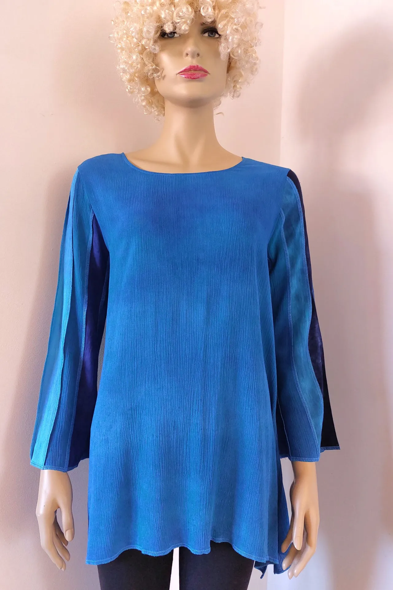 Crincle viscose blouse met gestreepte mouwen