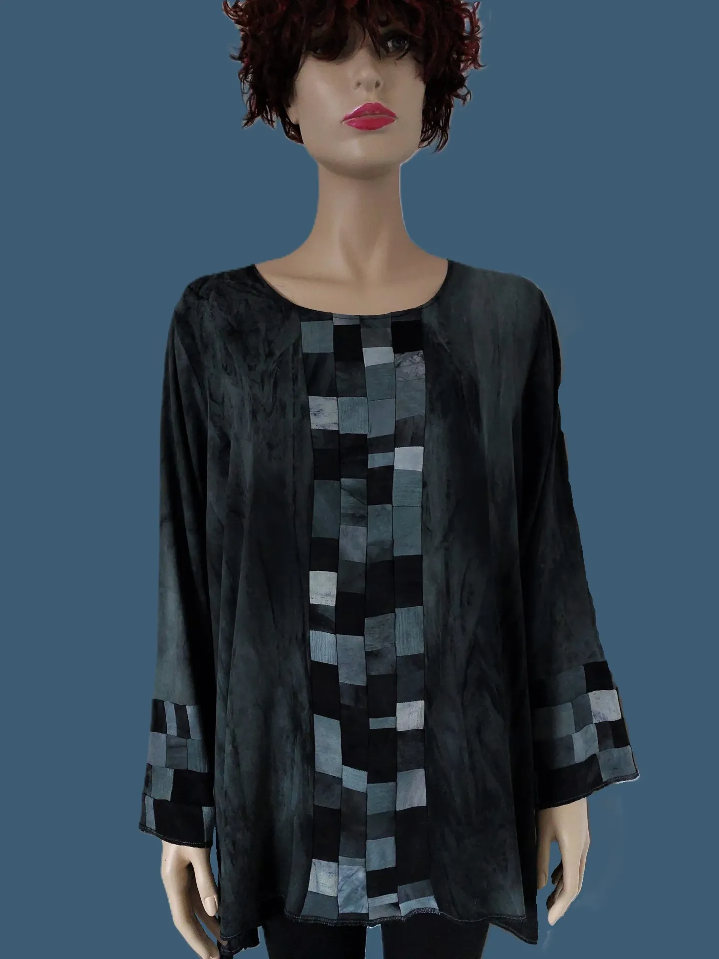 Grijze blouse met extra klein patchwork