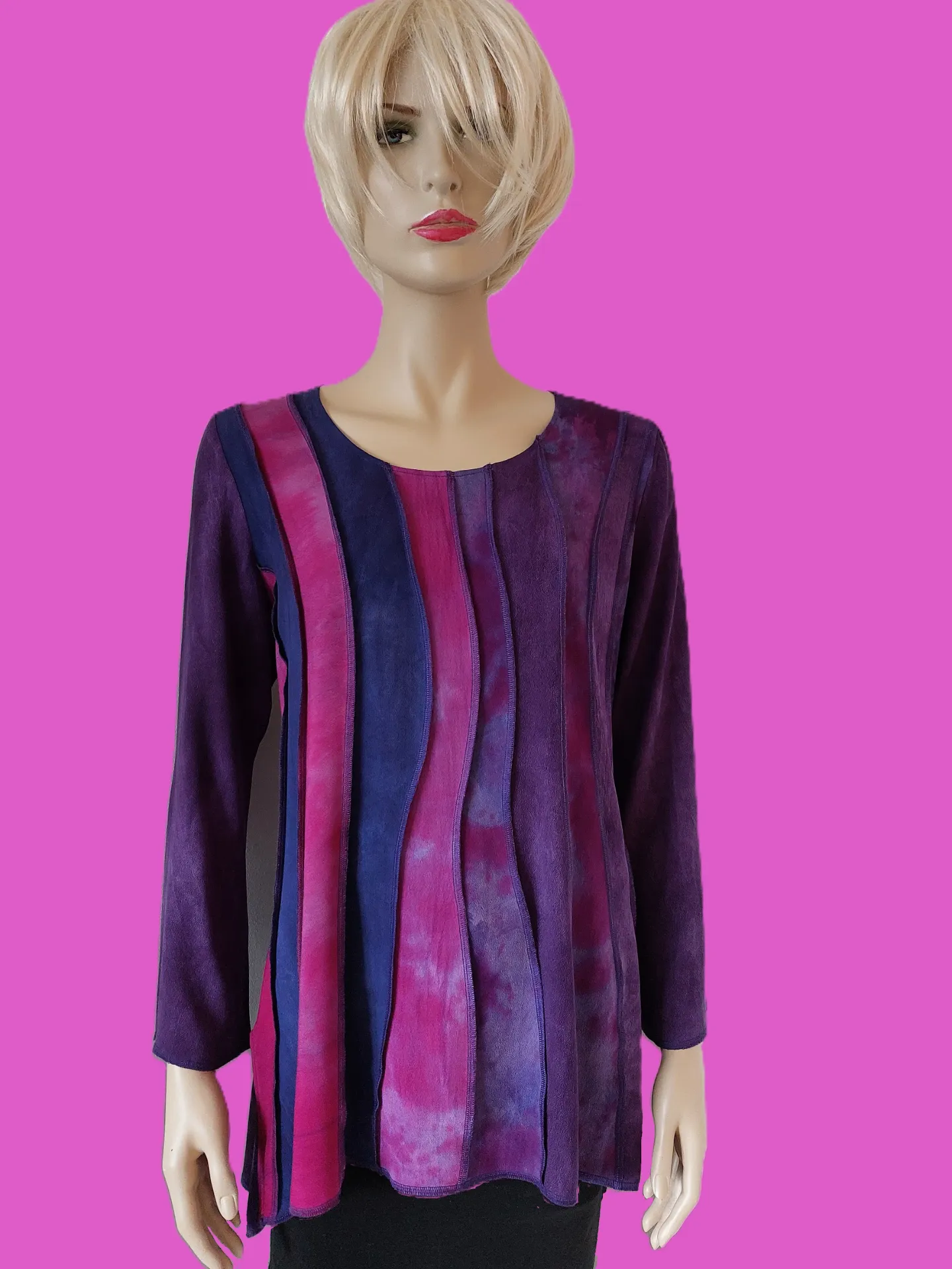 Paarse viscose blouse met golvende banen