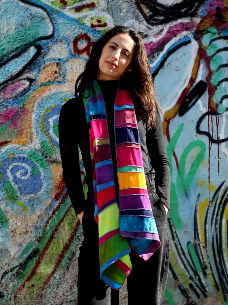 Vrolijke viscose sjaal, dikke en dunne strepen, regenboog kleuren